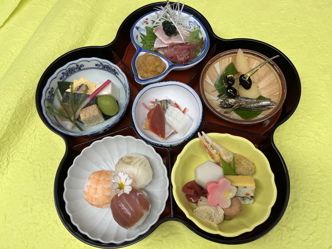 三田市の仕出し 花形弁当 3600円